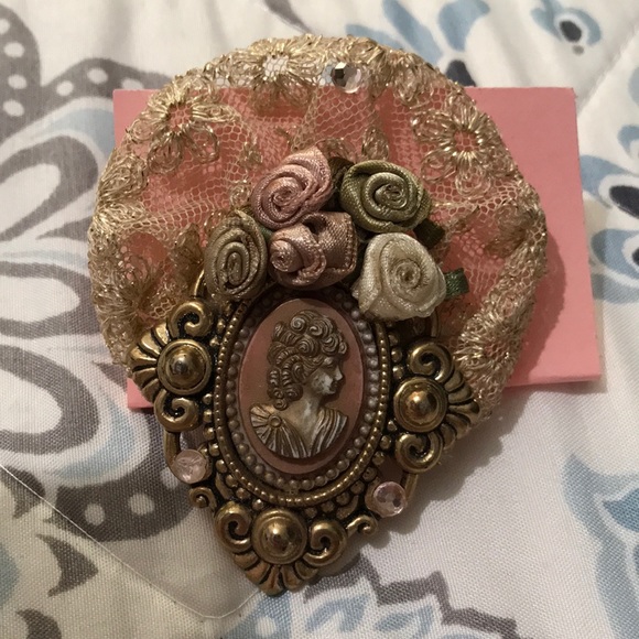 Vintage Jewelry - Vintage Brooch